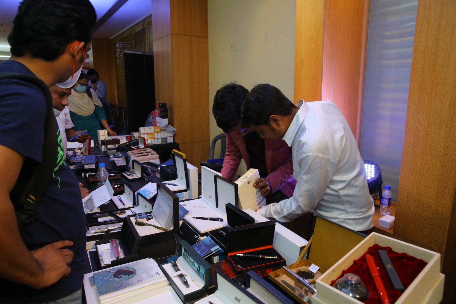 Pen Mahotsav Familiar Brands of Pen Pen Mahotsav Familiar Brands of Pen